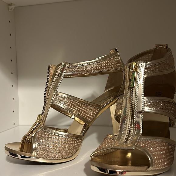 Michael Kors - Picture 2 of 4